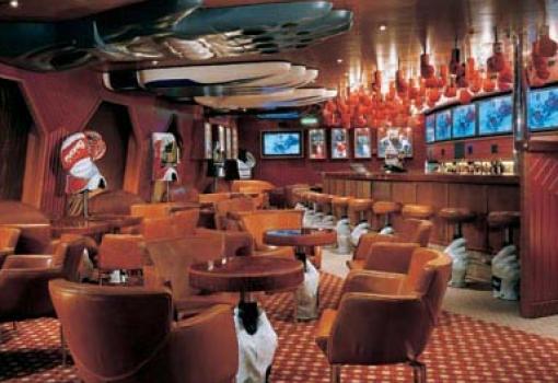 El Gloves Sports Bar (Los Guantes) con sus pantallas de TV